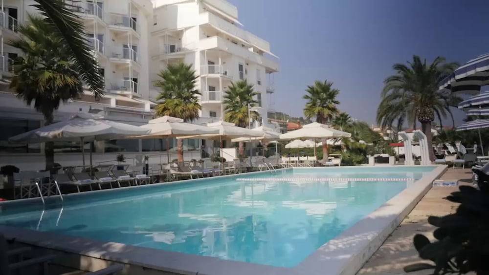 Abruzzo Marina Hotel - Family & Beach Resort 1