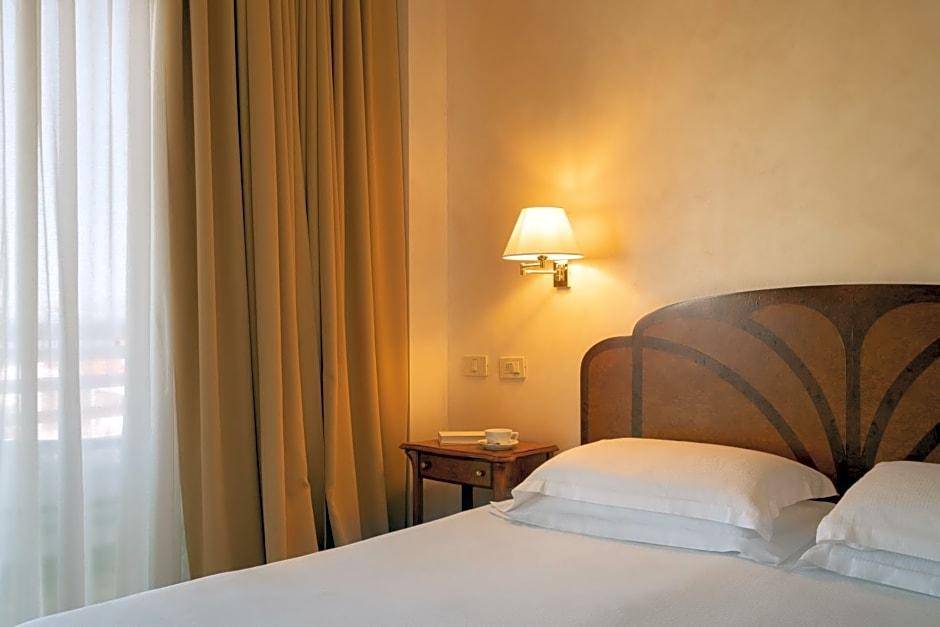 Grand Hotel Astoria 2