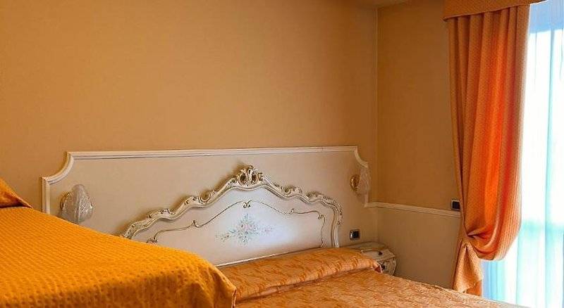 Hotel Confine 1