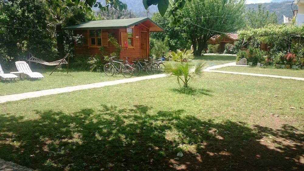 Ugur Pansiyon Bungalows 2