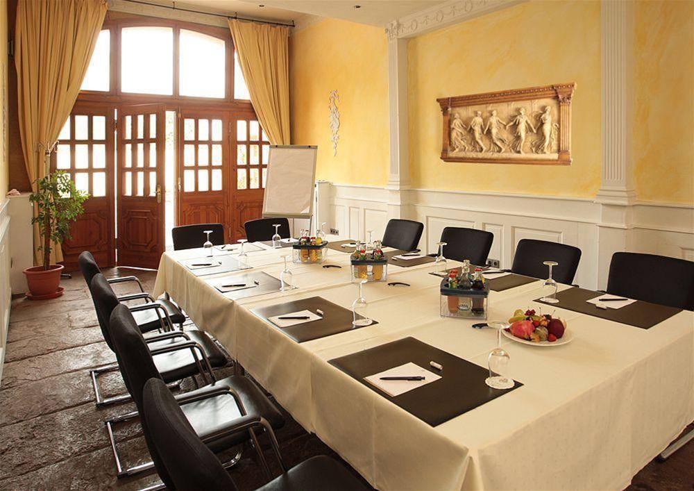 Hotel Schloss Edesheim 2