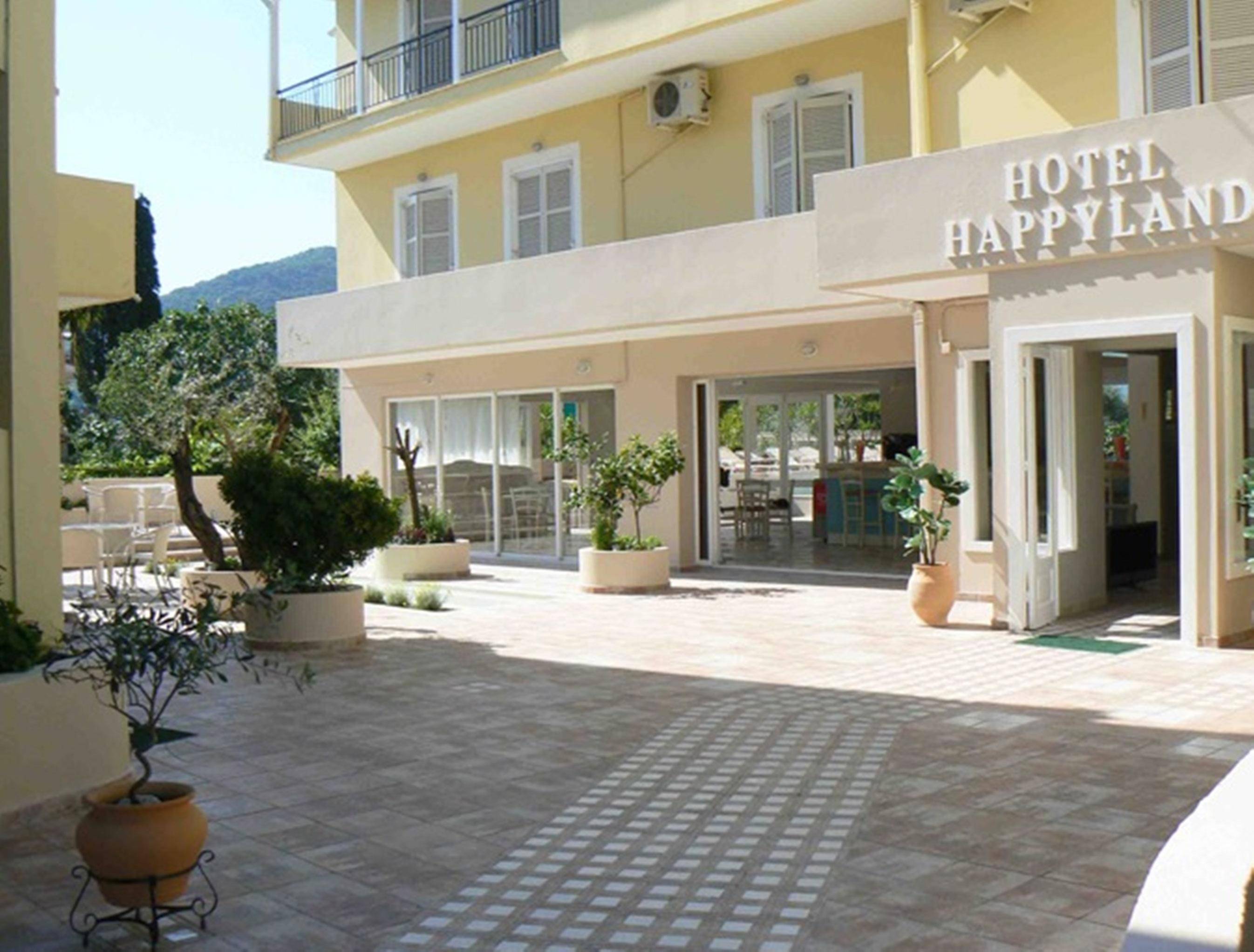 Happyland Hotel Apartments 2