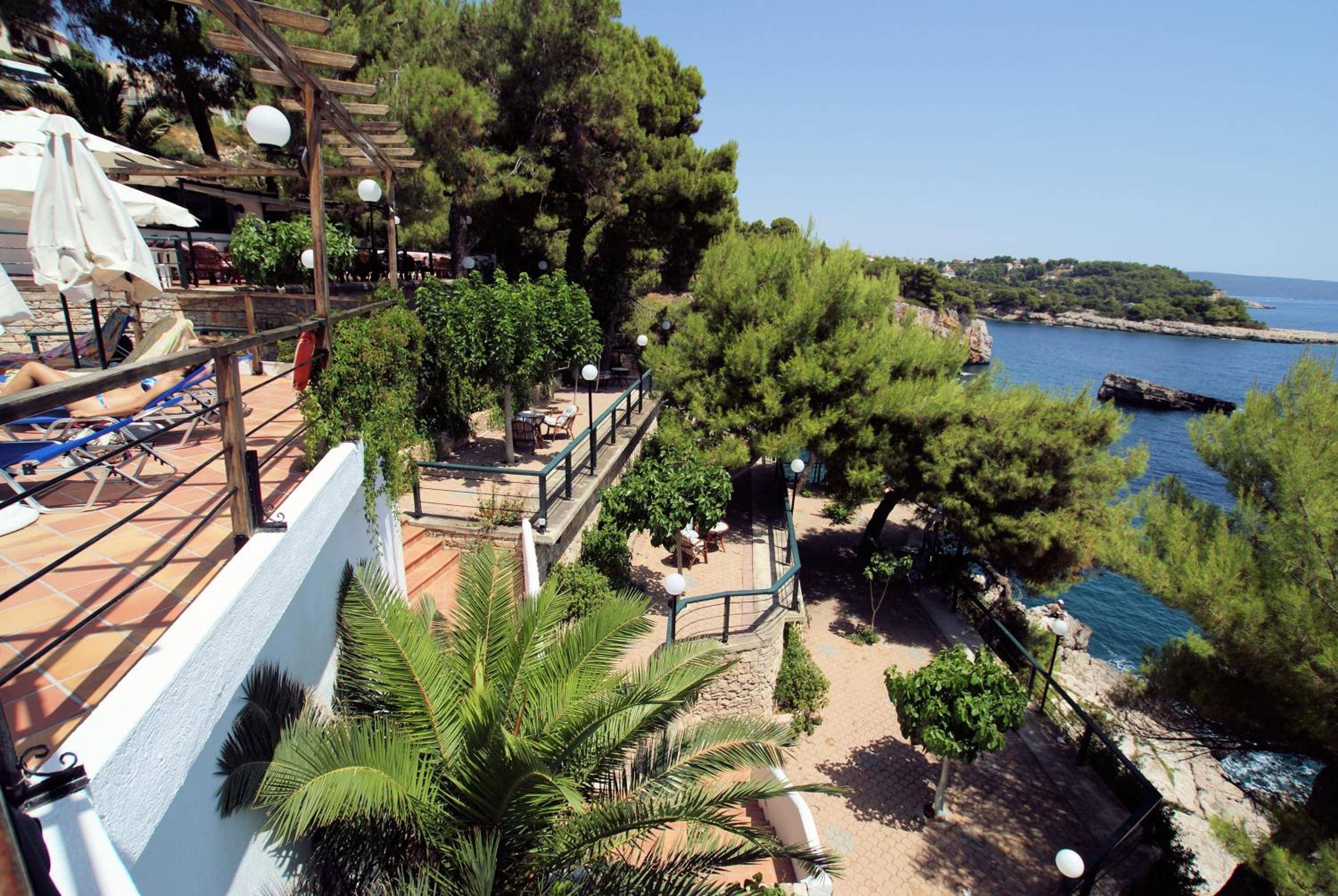 Paradise Hotel 1