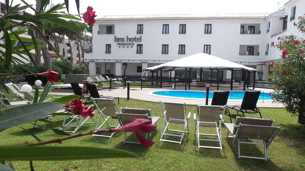 Hotel Paradiso 1
