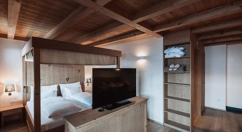 Zin Senfter Residence 1