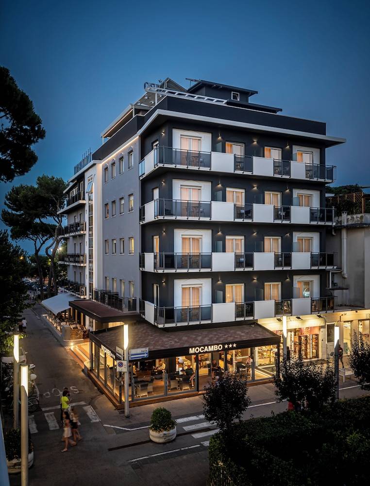 Hotel Mocambo Riccione CENTRALISSIMO AL MARE 1