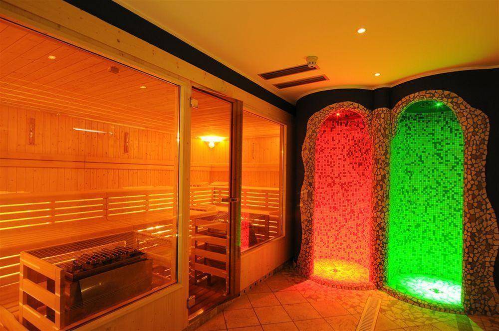 Albergo Dimaro Wellness Hotel 1