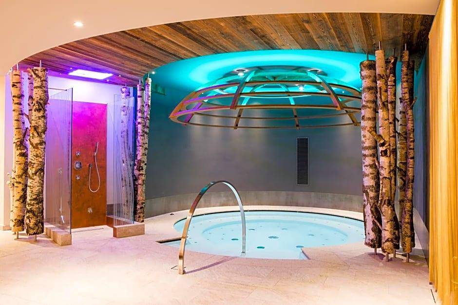 Hotel Alaska 2