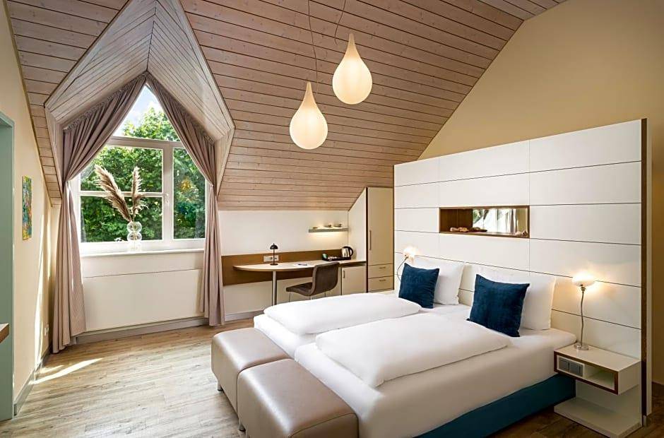 Flussbett Hotel 2