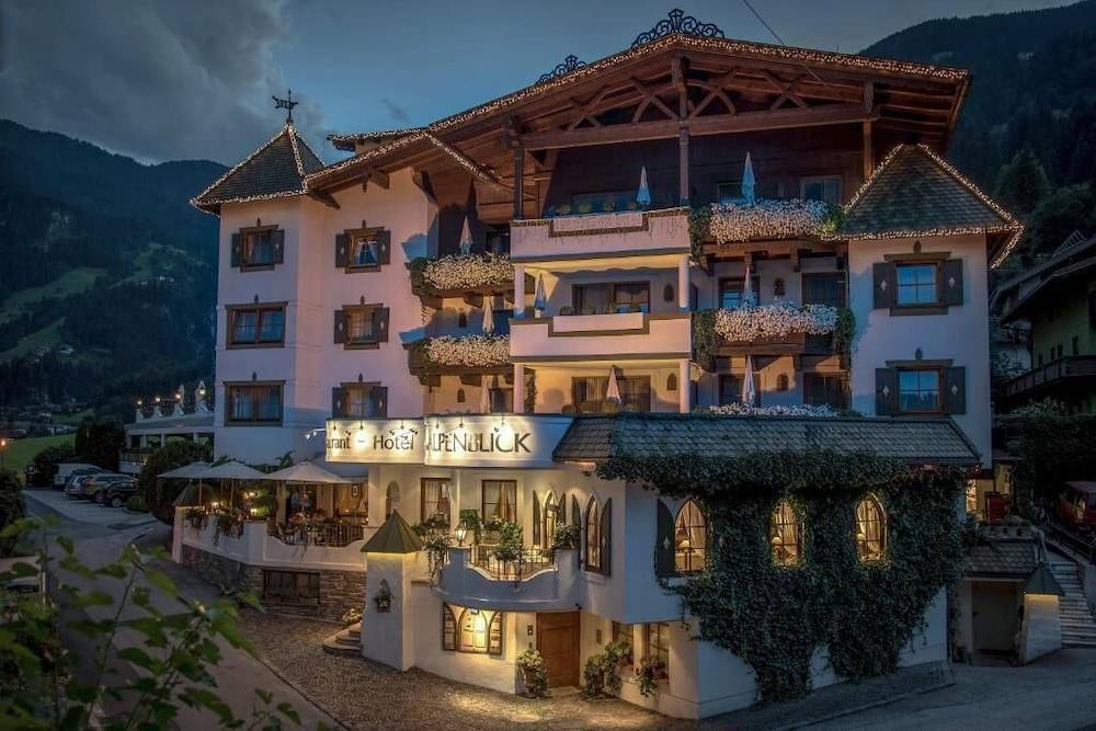 Hotel Alpenblick Zillertal 1