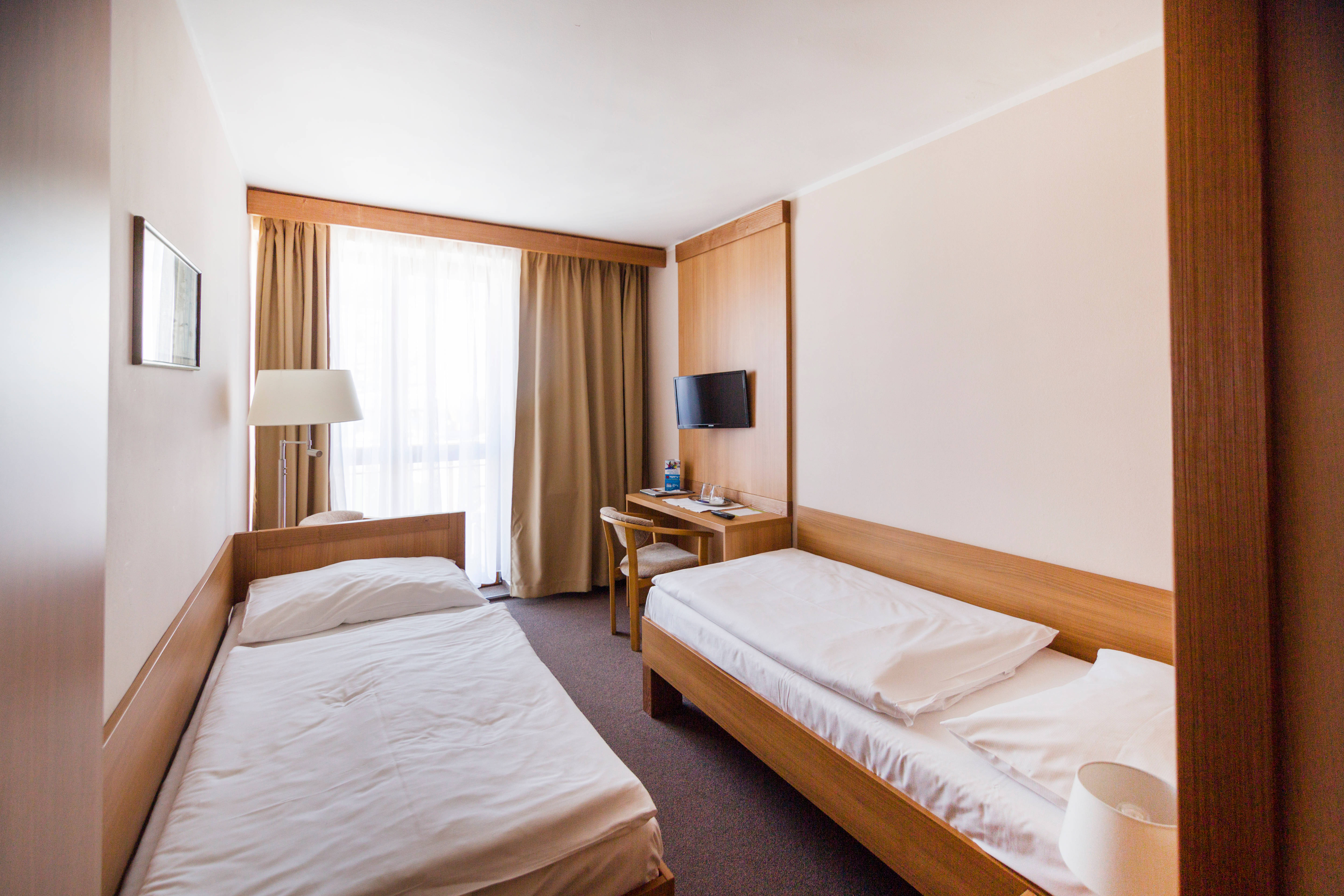 Hotel FIS 2