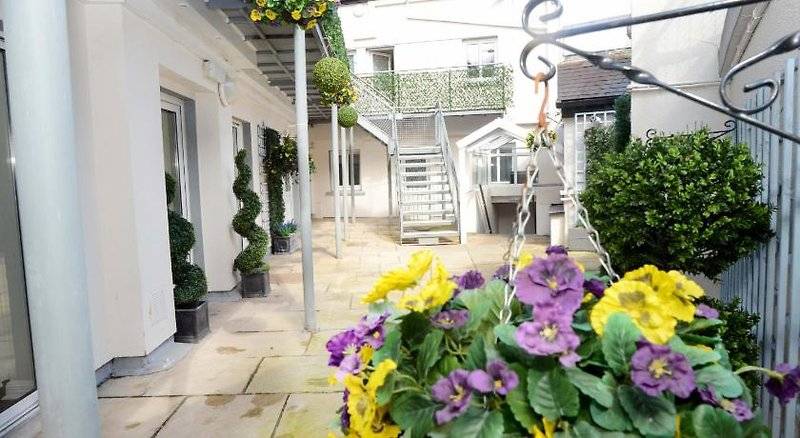The Helm Apartments B&B 2