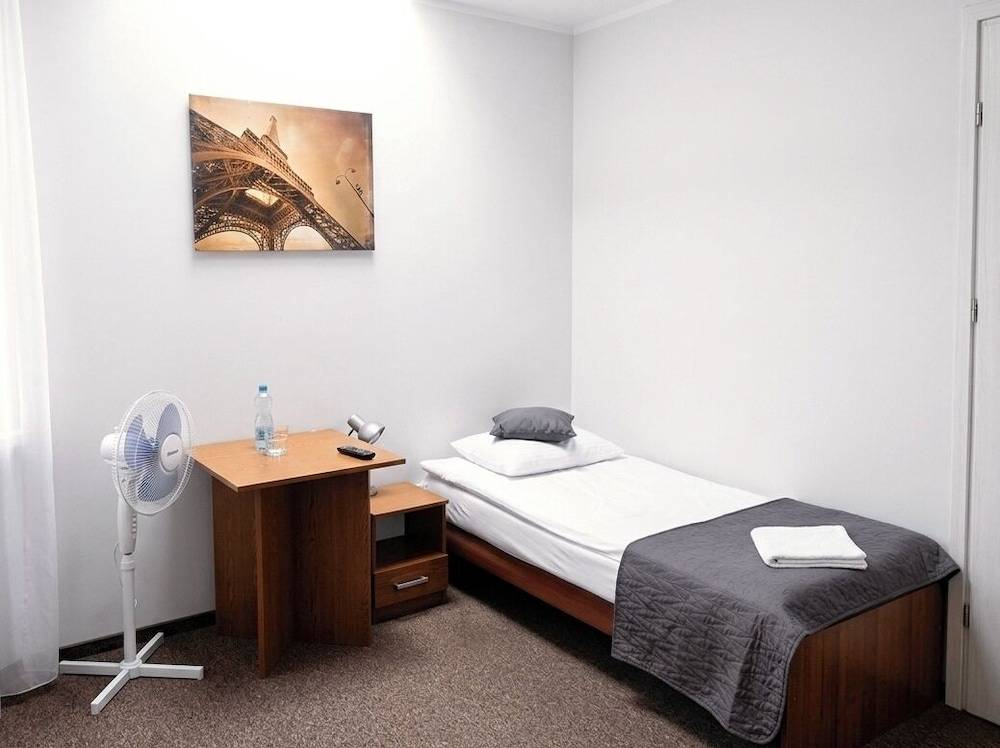 Astral - private rooms close to Airport & PTAK EXPO 2
