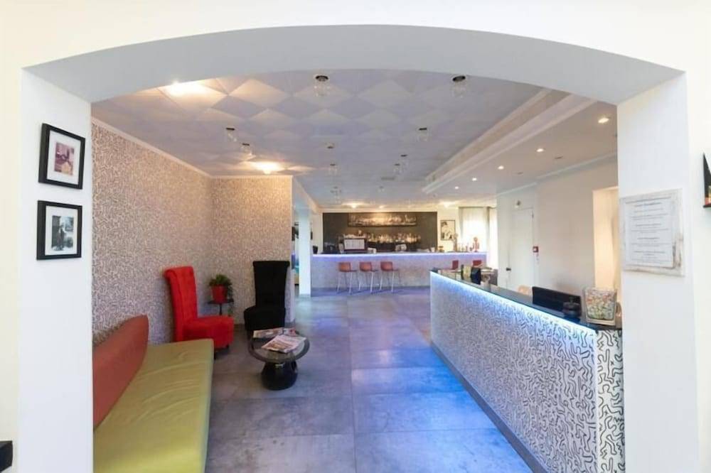 Hotel Etna - Hotel per Coppie e Famiglie con Parcheggio e Spiaggia 2