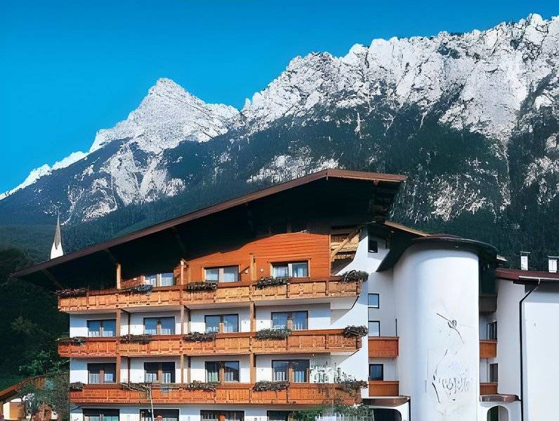 dasKAISER - Dein Gartenhotel in Tirol 1
