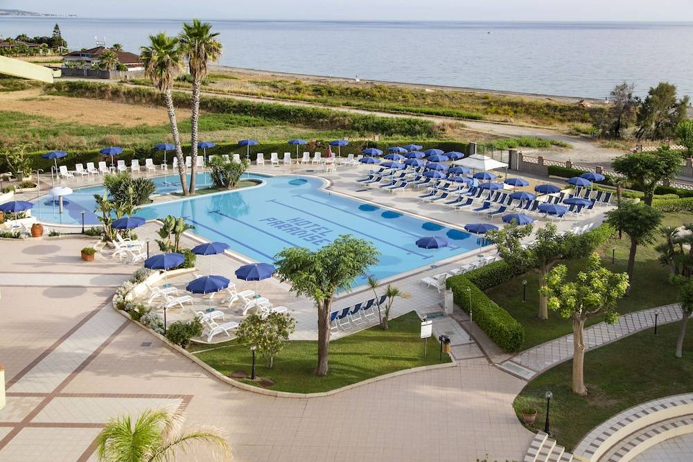 Hotel Village Paradise 1