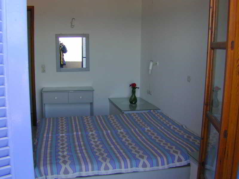 Mike's Beach Apartments & Studios 1