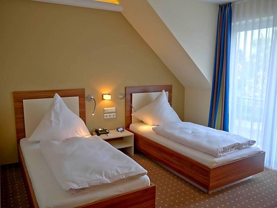 Hotel Friesische Wehde 2