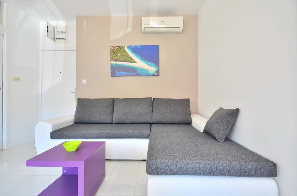 Bretia Apartments 2