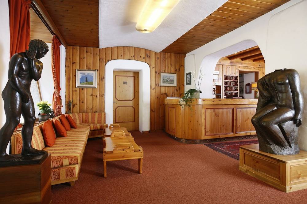 Hotel Corona 2