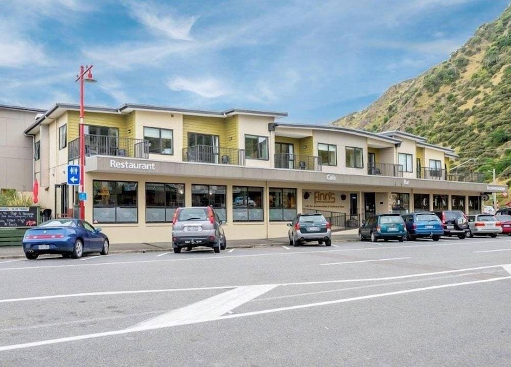 Finns Paekakariki 1