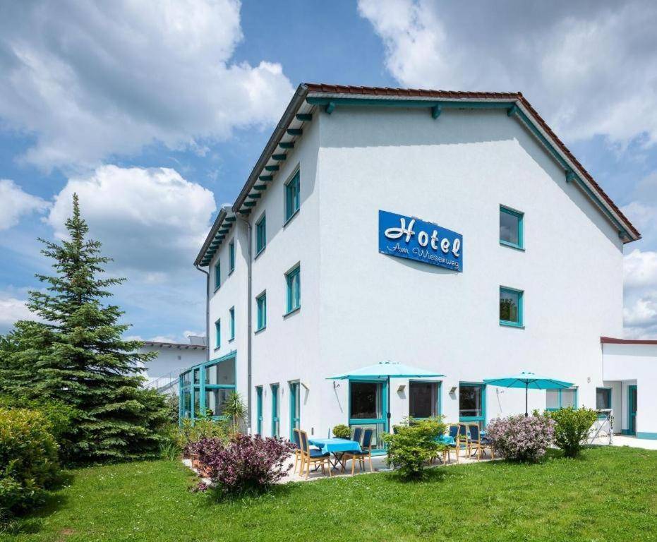 Hotel Am Wiesenweg l 24h check-in 1