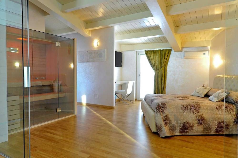 Jolie Bed And Breakfast 2