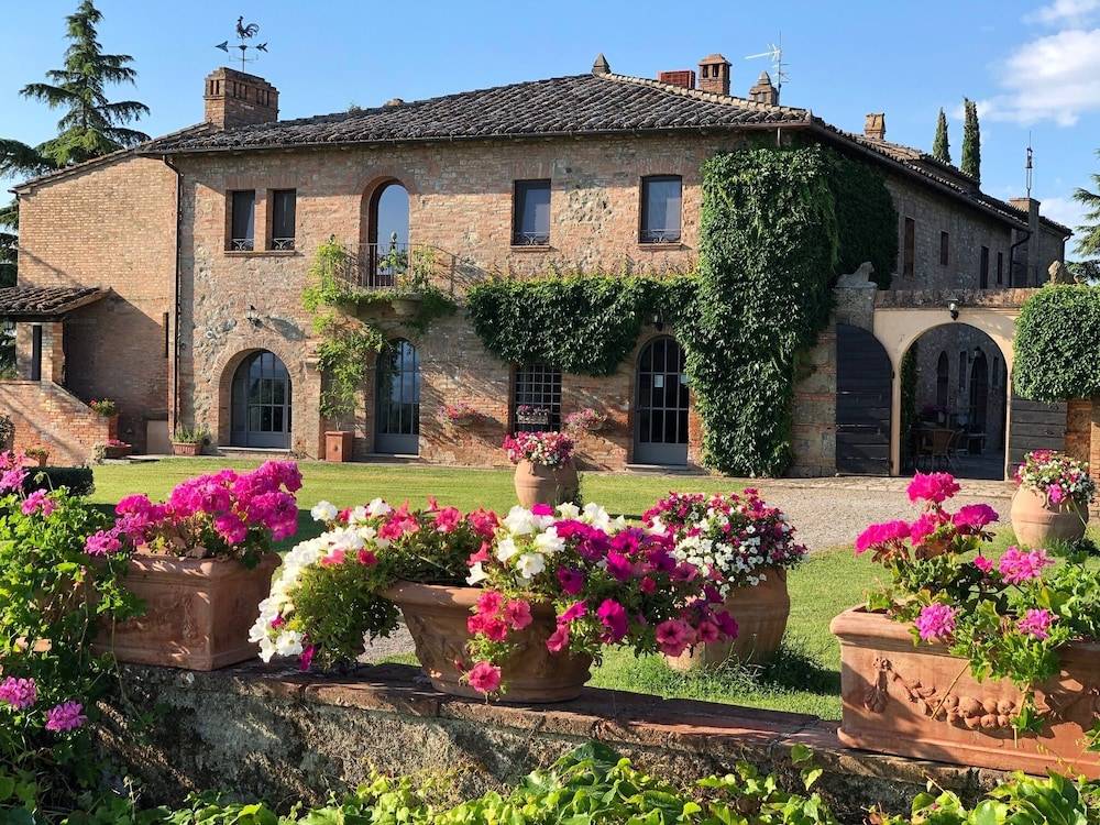 Agriturismo Macciangrosso Casale Piccolomini 1
