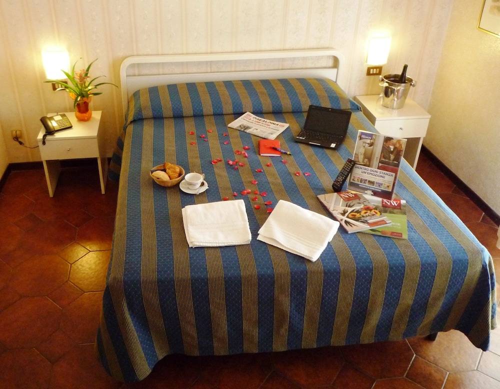 Hotel Montecarlo 2