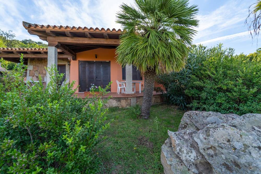 ISS Travel, Panoramic Coda Cavallo Cottages - 10 km from San Teodoro 1