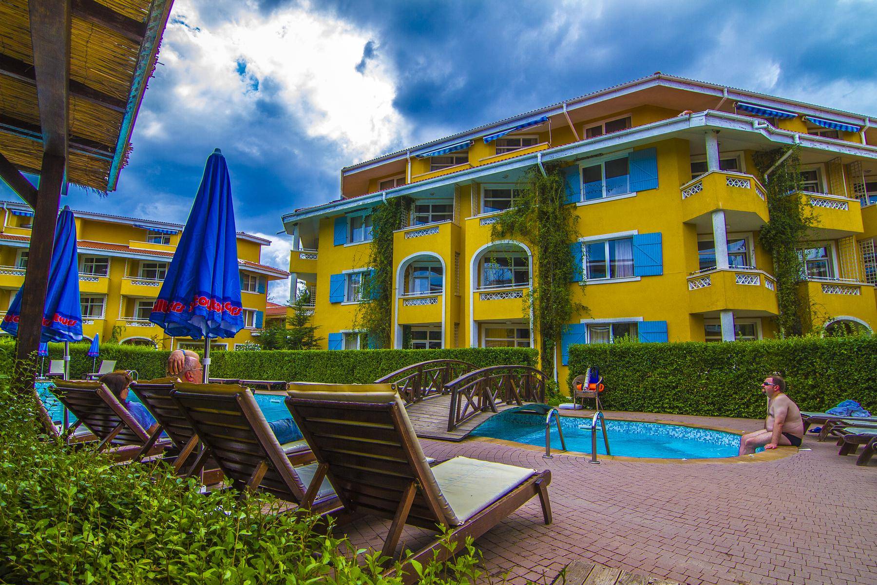 Blue Orange Beach Resort 1