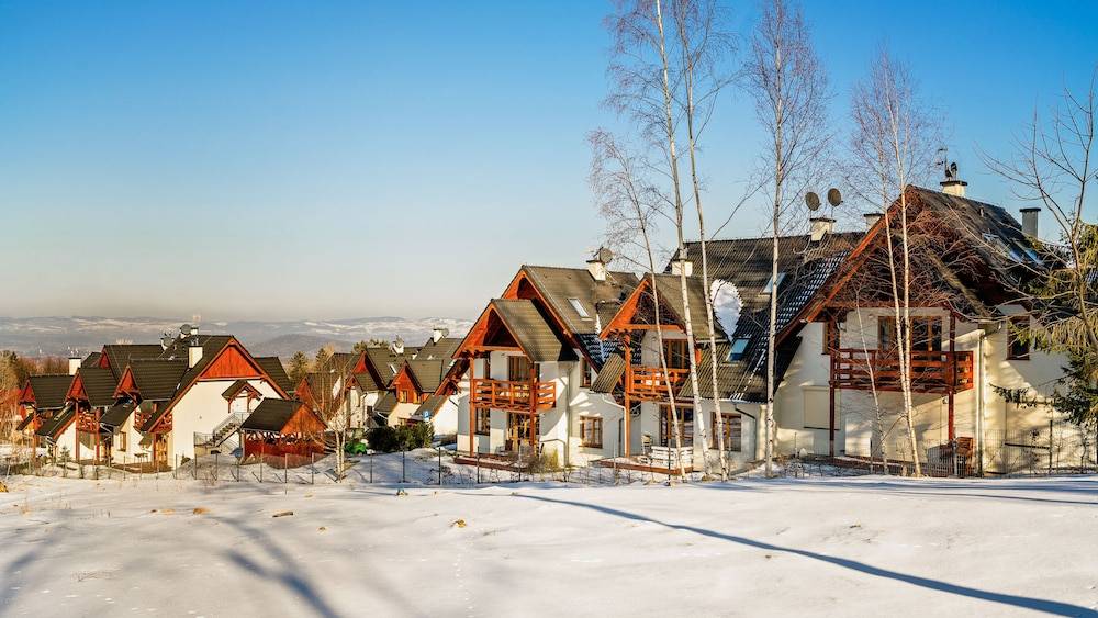 Wonder Home - Domki górskie z kominkami na kameralnym osiedlu - plac zabaw na terenie kompleksu 1
