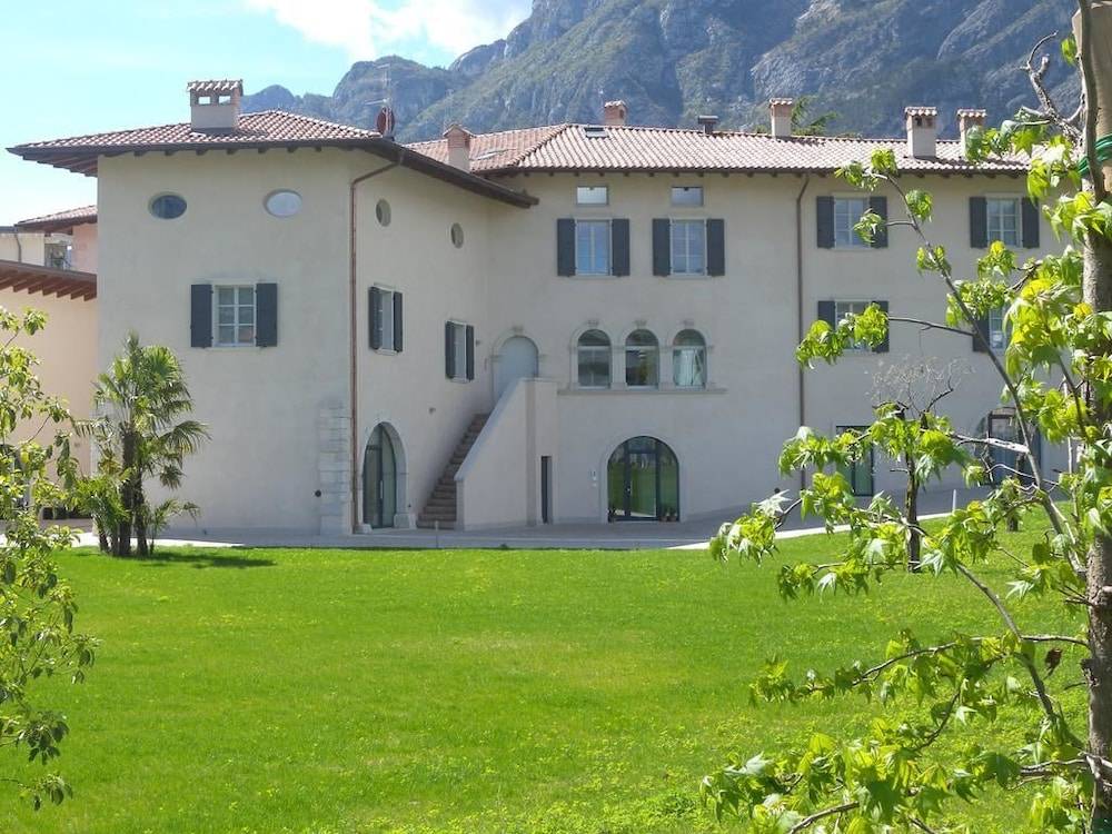 Borgo San Nazzaro 1