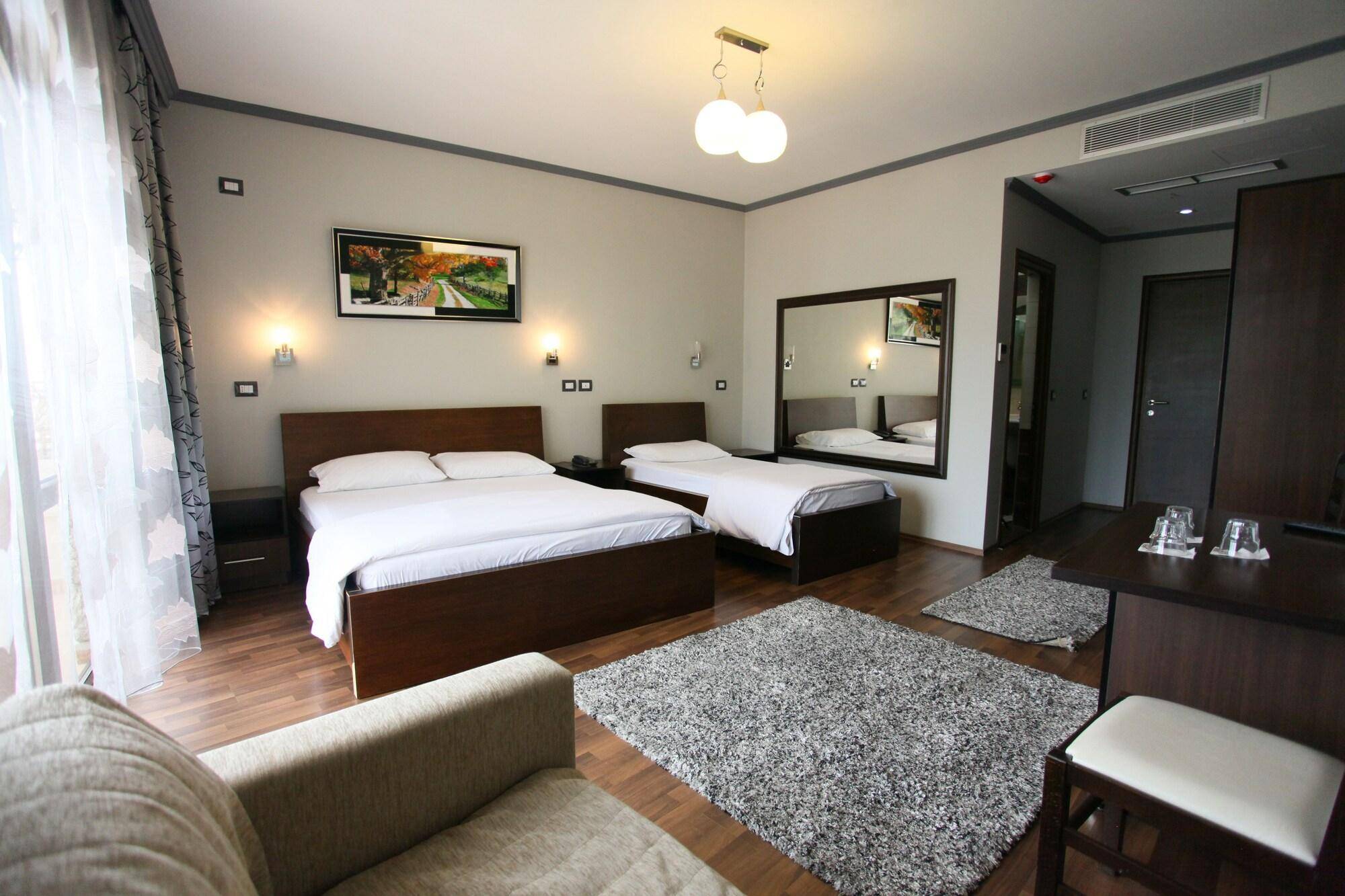 PANORAMA Rooms Hotel near the Old Bazaar 1