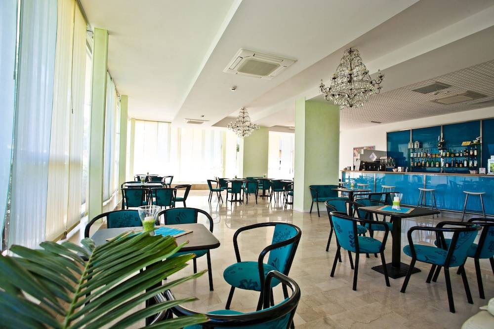 Hotel Holiday Park 2