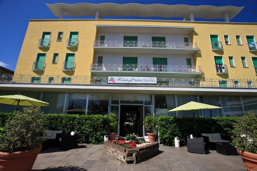 Hotel Holiday Park 1