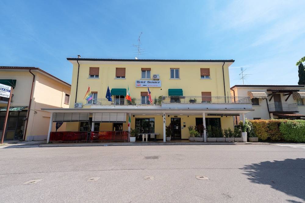 MH Hotel Benaco 1