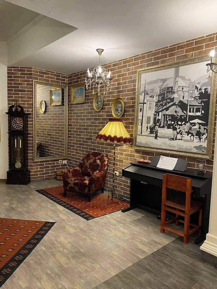 Hotel Theranda 2