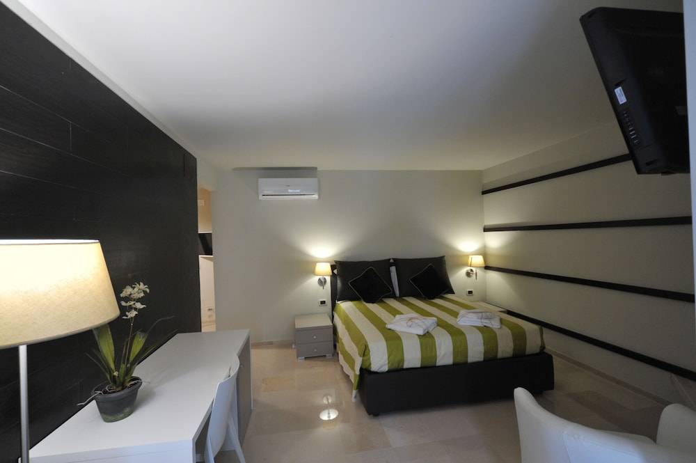 Gatto Bianco House 2