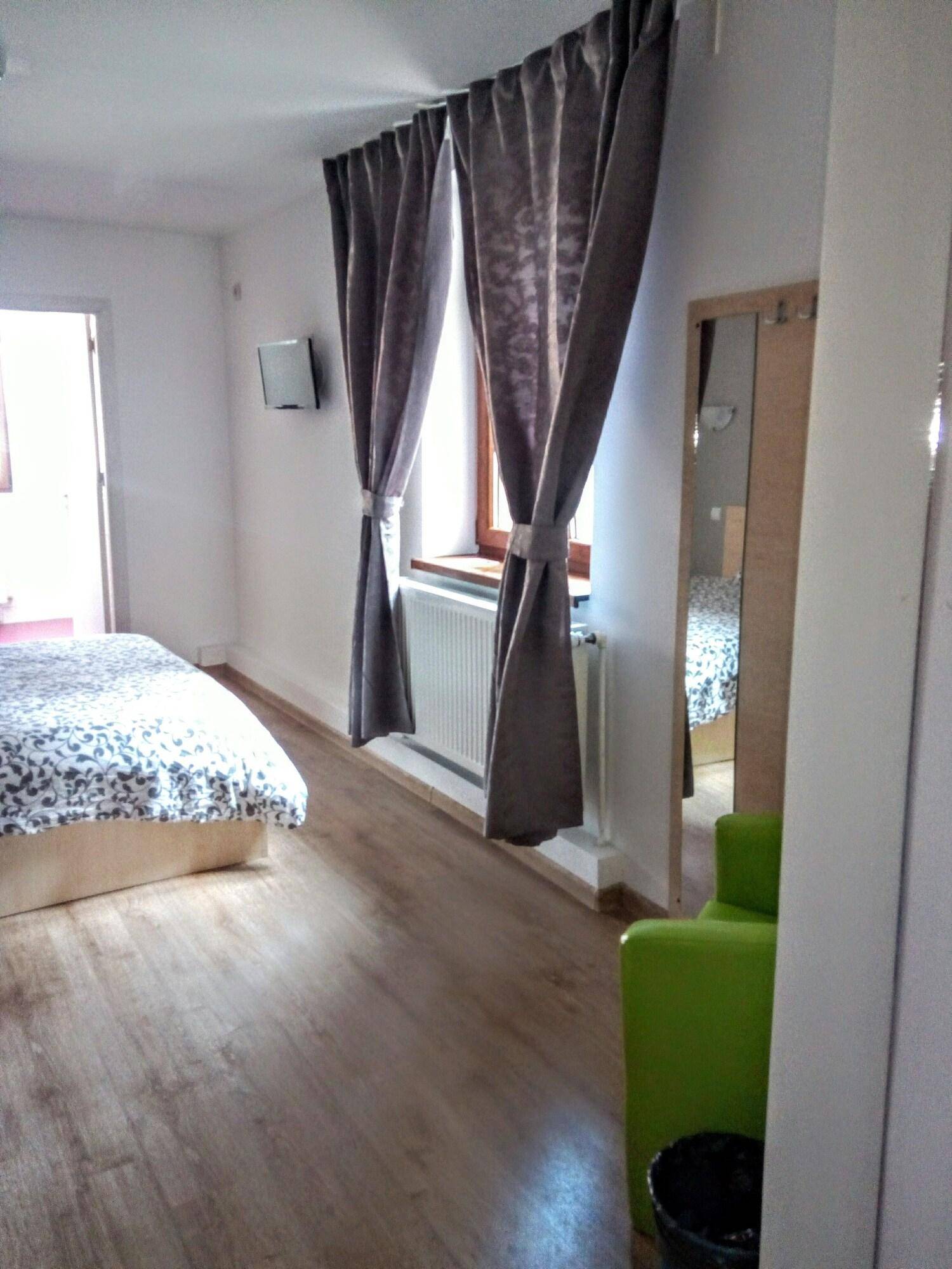 Central Guesthouse 1