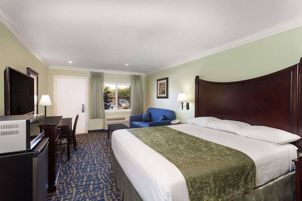 Orange County Airport Hotel Costa Mesa 2