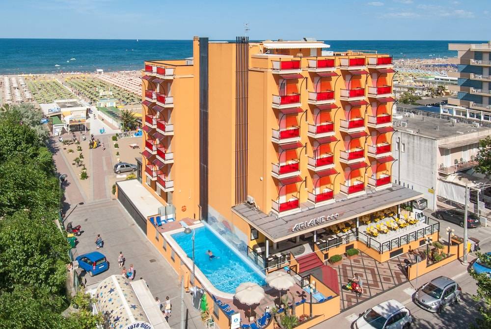 Hotel Ariane - BEACHFRONT, XXL Breakfast & Sea View 1