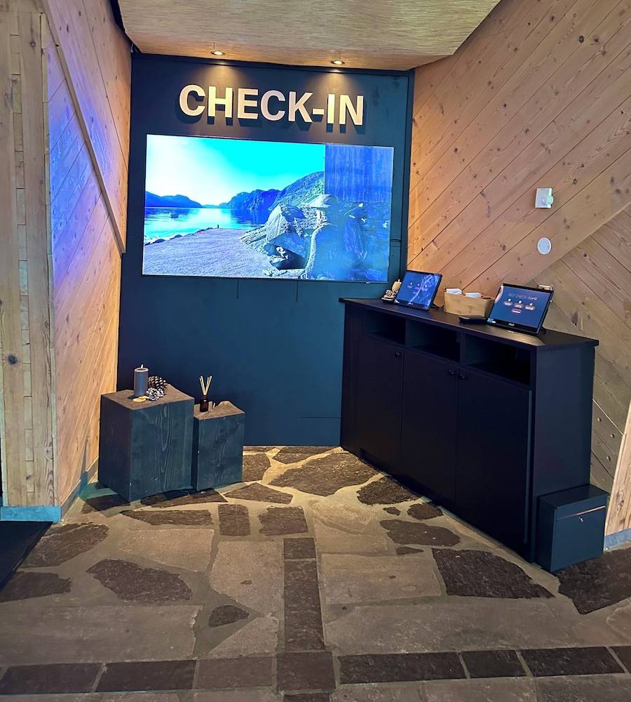 Preikestolen Hotel & BaseCamp - Preikestolen trailhead 2