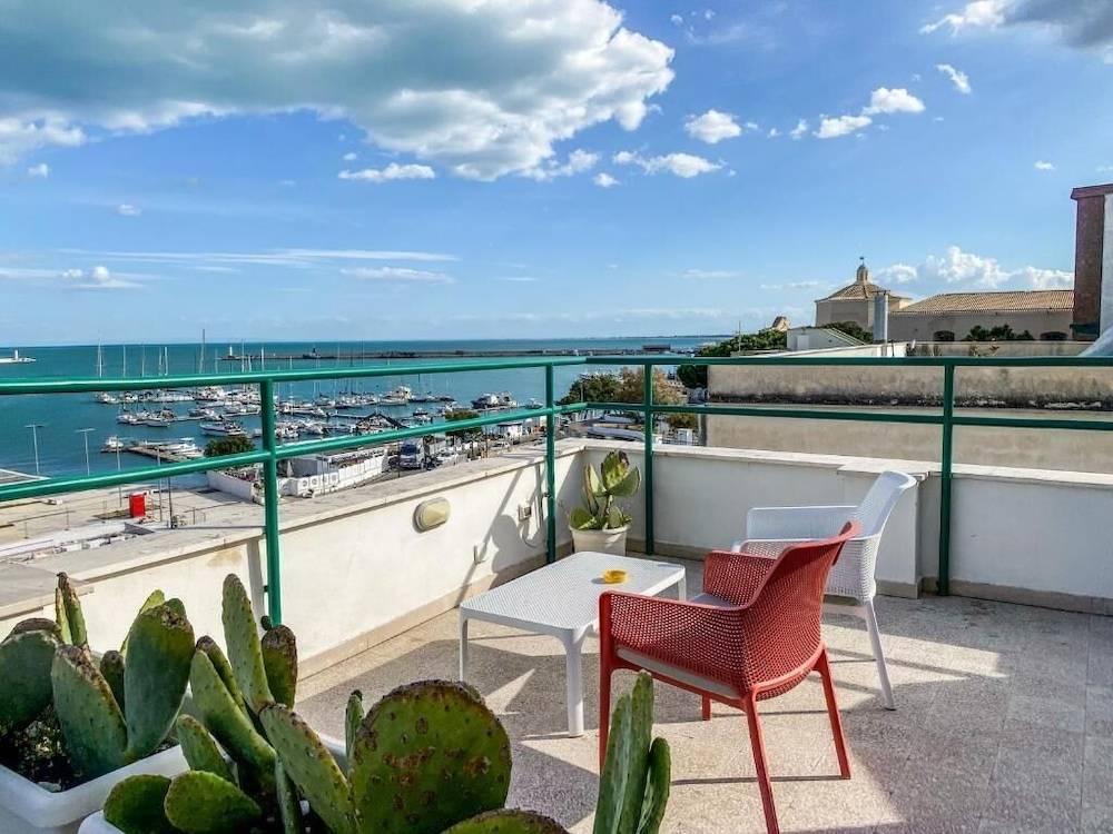 Casa Manfredi Diomede 1