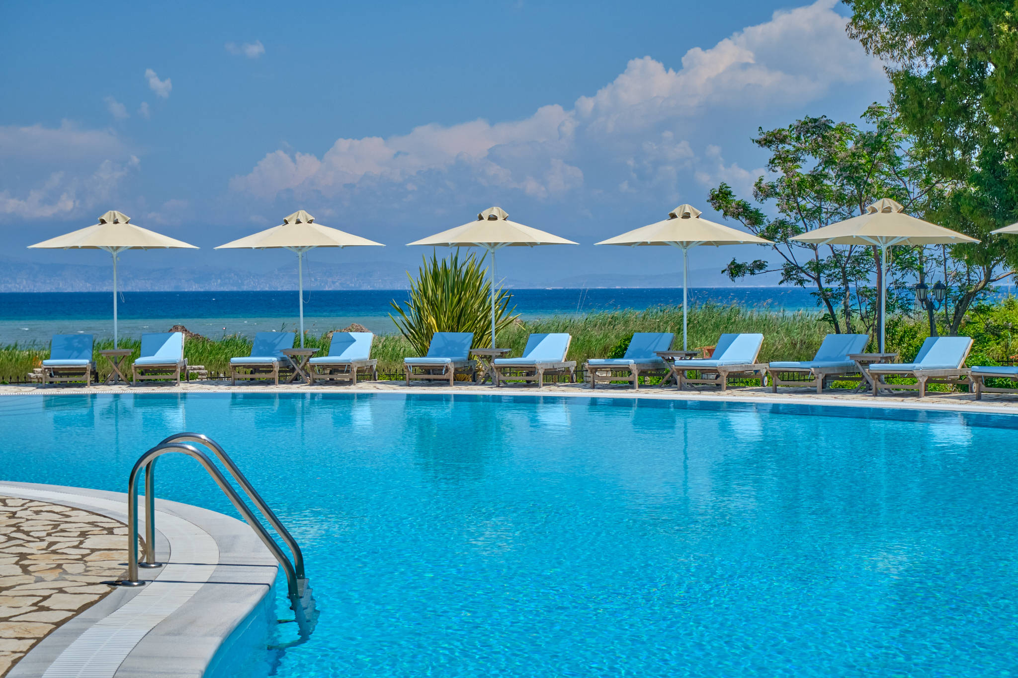 Chrismos Luxury Suites & Studios 2