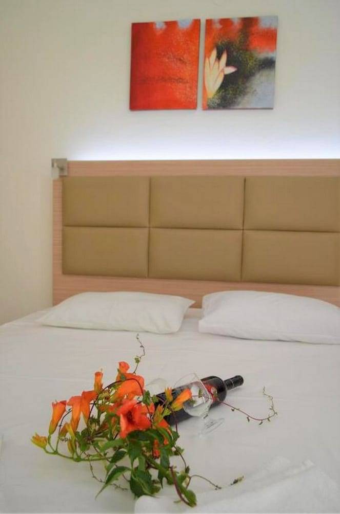 Sun Boutique Hotel (Adults Only) 2