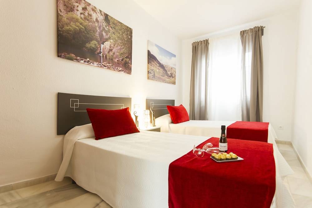 Apartamentos El Tajo & SPA 2