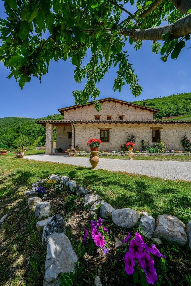 AGRITURISMO LA VALLE DEI BRONZETTI 1