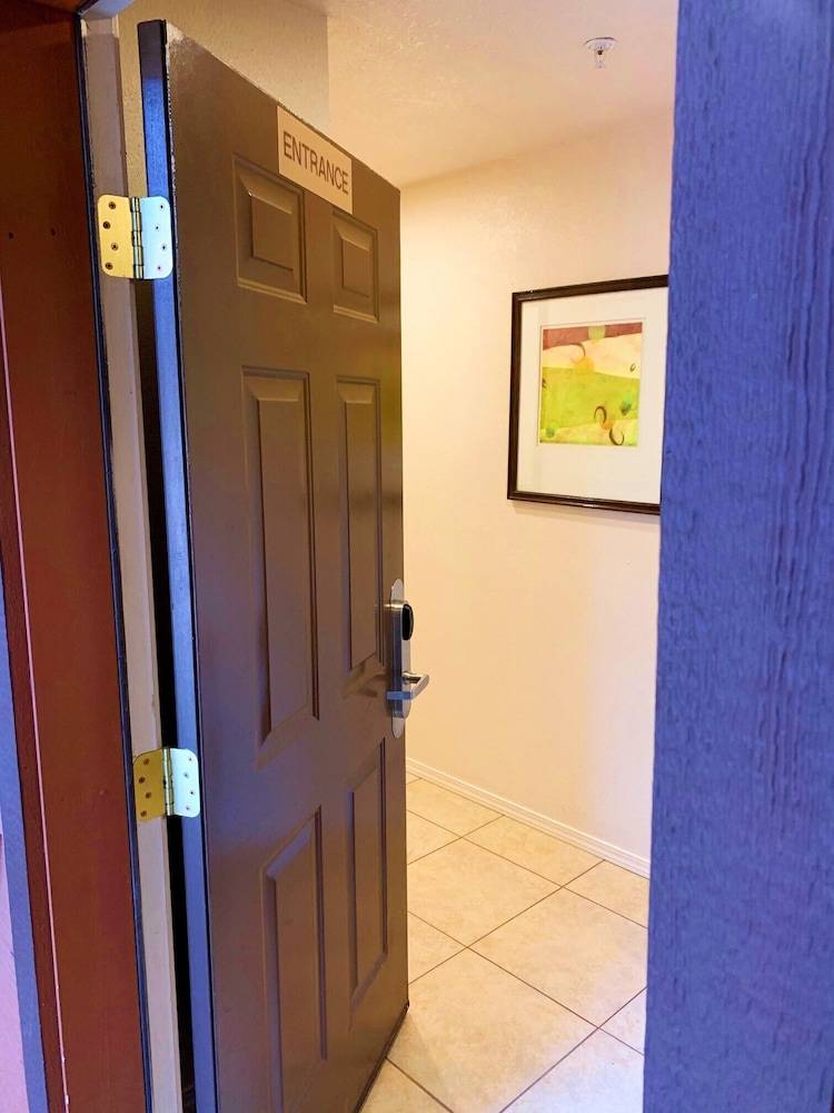 Canyon Plaza Premier Studios and Apts-South Rim 2