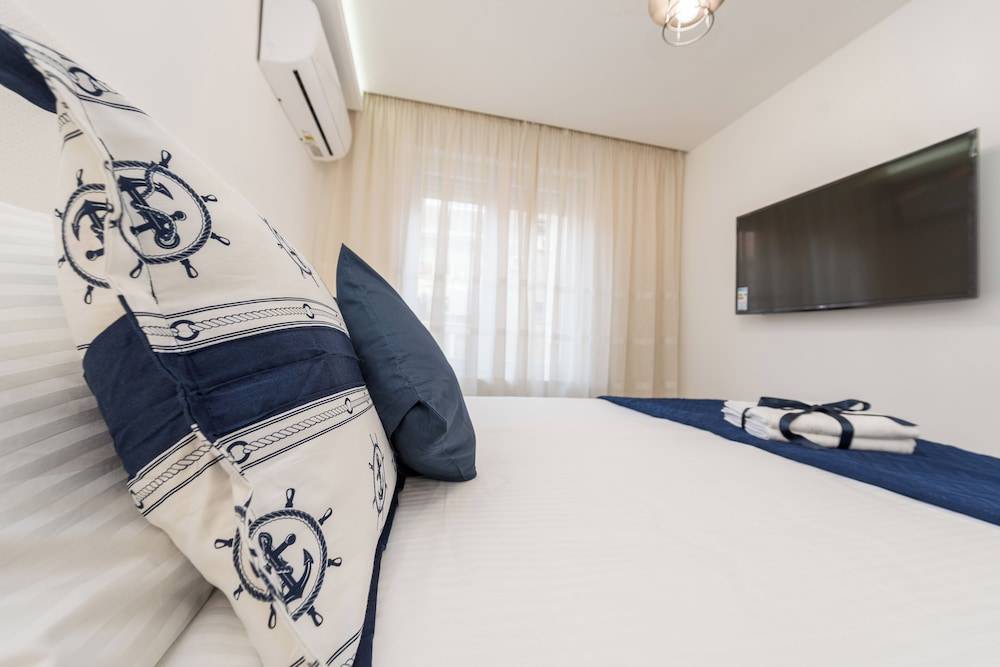 Blue Old Navy Rooms by Adex travel 2